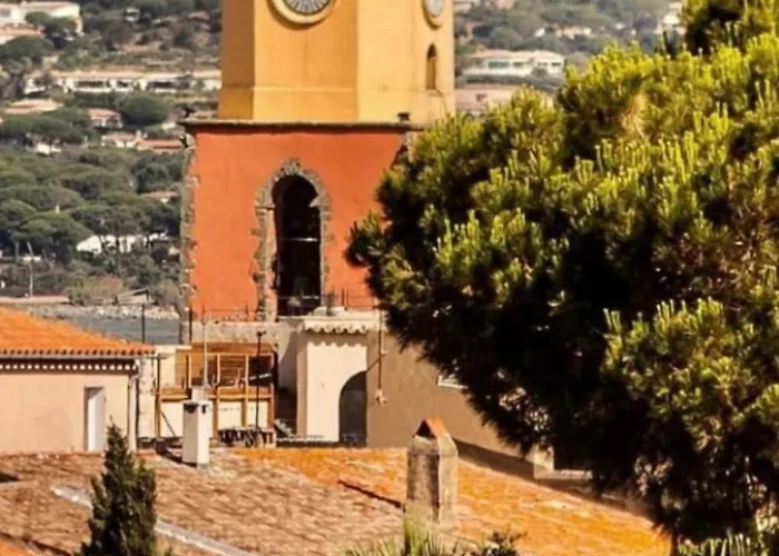 Cote 5 Personnes Et Piscine Golfe De St Tropez