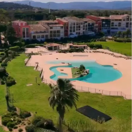 Cote 5 Personnes Et Piscine Golfe De St Tropez * Gassin