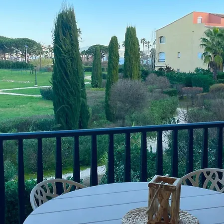 Cote 5 Personnes Et Piscine Golfe De St Tropez * Gassin