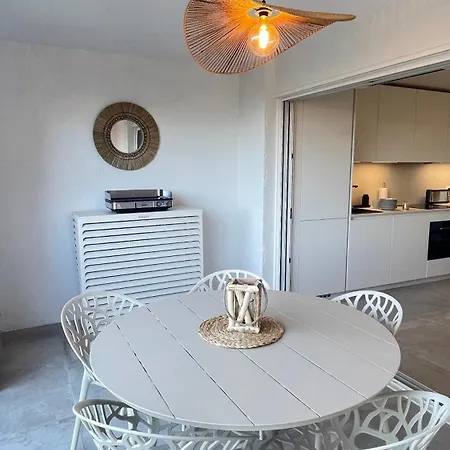 Cote 5 Personnes Et Piscine Golfe De St Tropez * Gassin